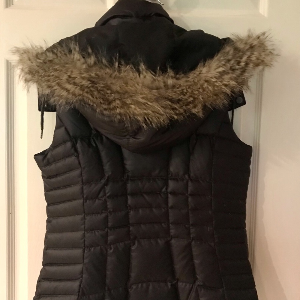 Eddie Bauer Black Puffer Vest with Fur Trim - Picture 2 of 4